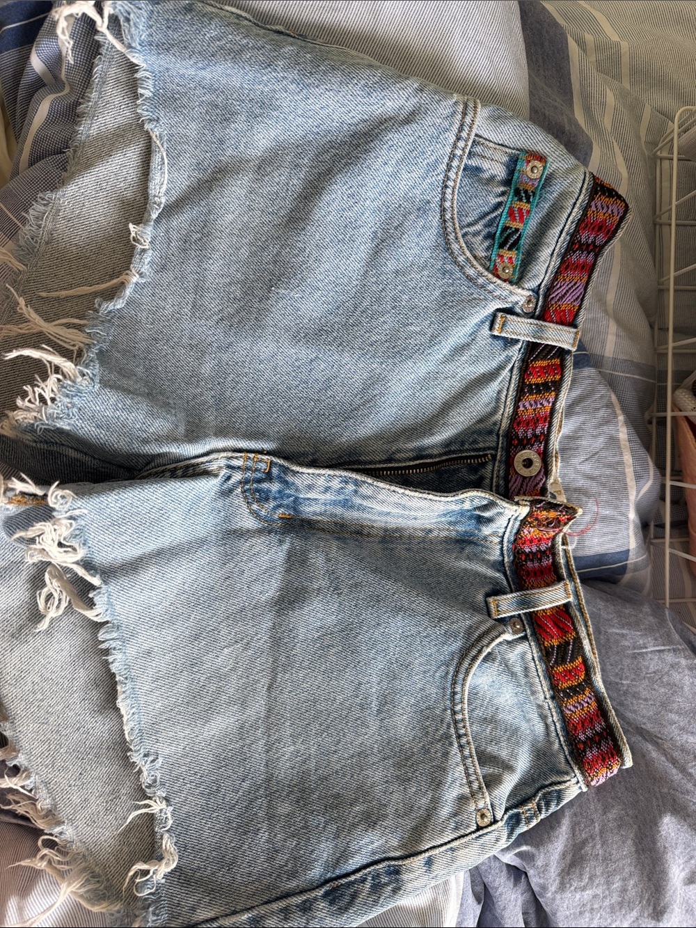 VTG Unique High Rise Aztec Embroidered Shorts